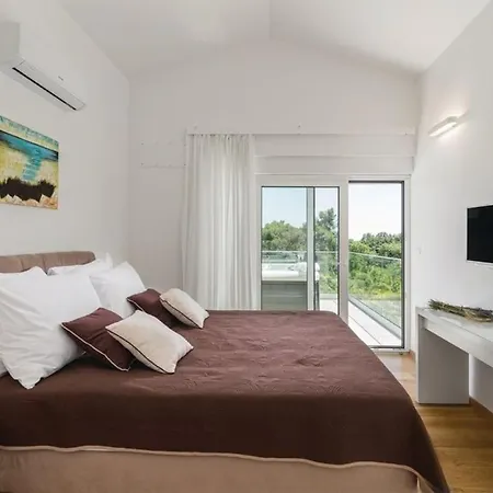 Izabel With Hot Whirpool Villa *