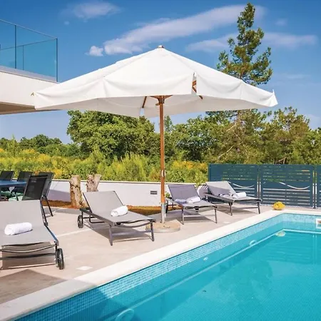 Izabel With Hot Whirpool Villa