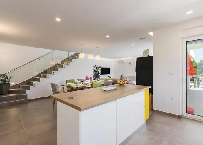 Izabel With Hot Whirpool 빌라 *