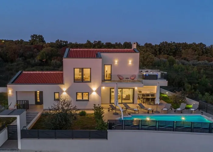 Izabel With Hot Whirpool Villa