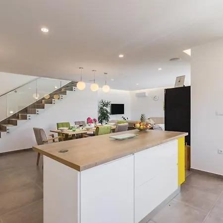 Izabel With Hot Whirpool Villa *