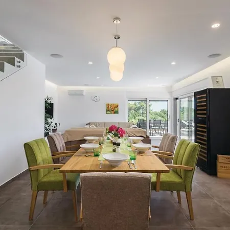 Izabel With Hot Whirpool Вилла Крница