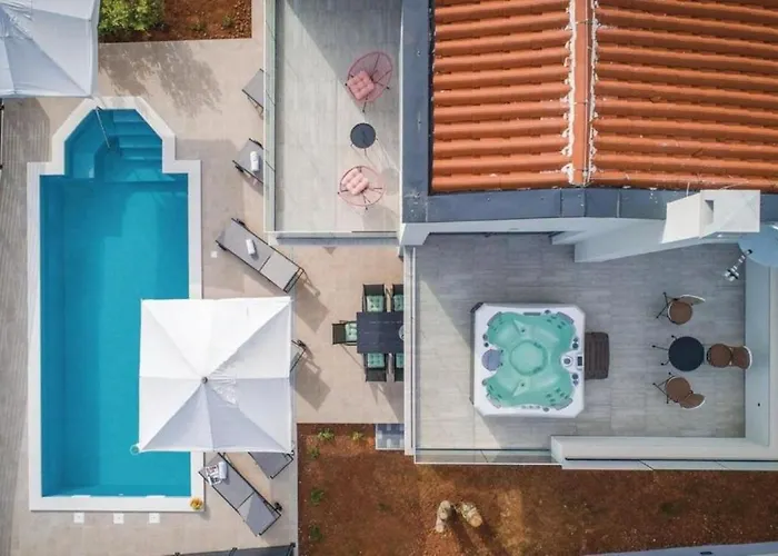 Izabel With Hot Whirpool Vila Krnica